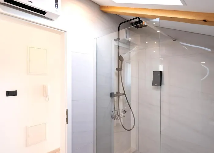 The Elegance Nest - Zf Hvar Апартаменти *