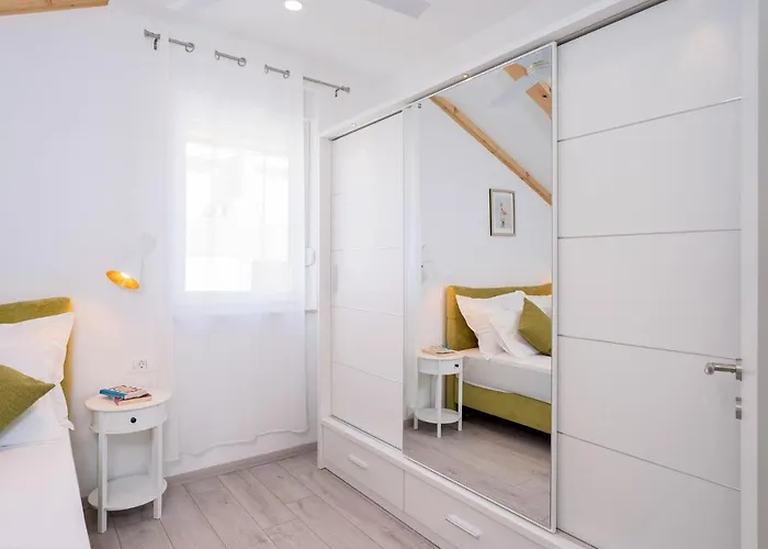 The Elegance Nest - Zf Hvar Lägenhet