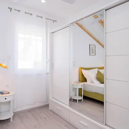 The Elegance Nest - Zf Hvar Apartmán